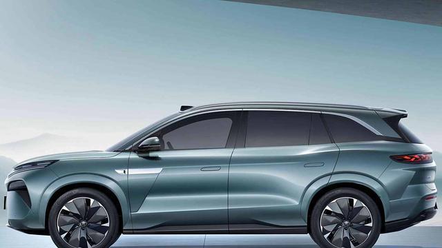 瓦闪充可能是假的？比亚迪高管发文，几天之后，就有大动作