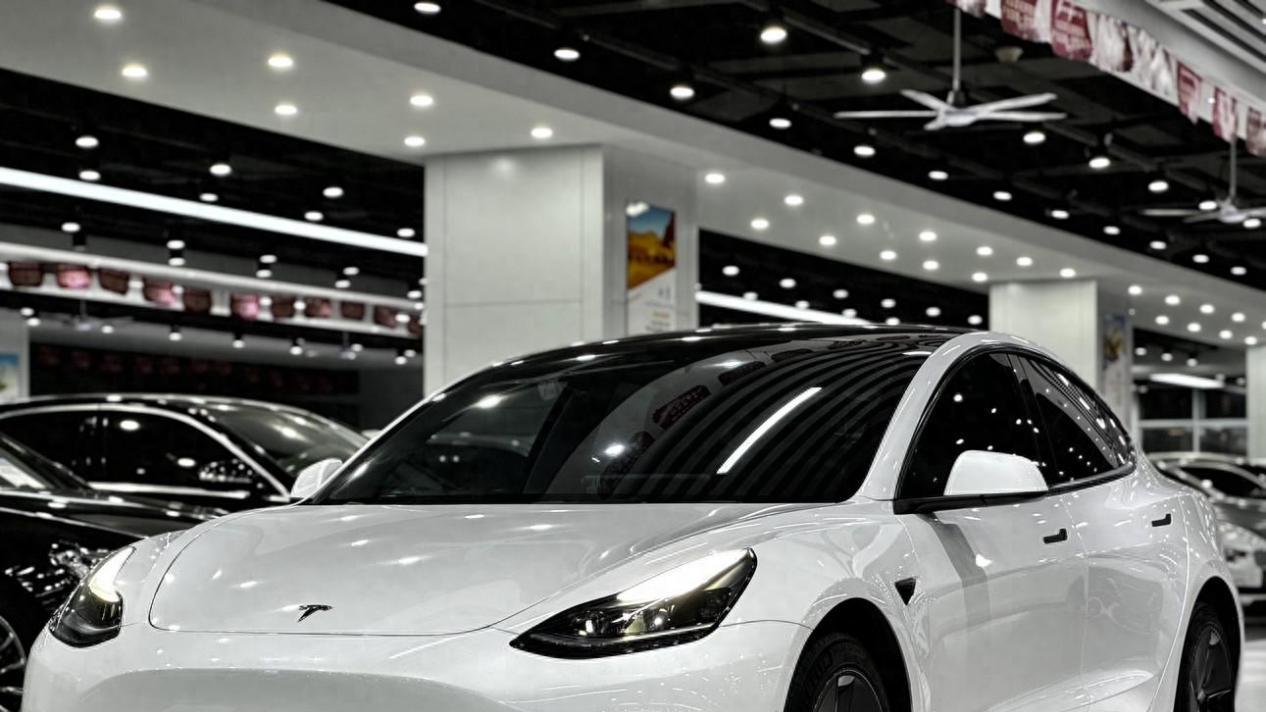 2022款Model3，纯电轿跑，2万公里一手车，性能依然在线！