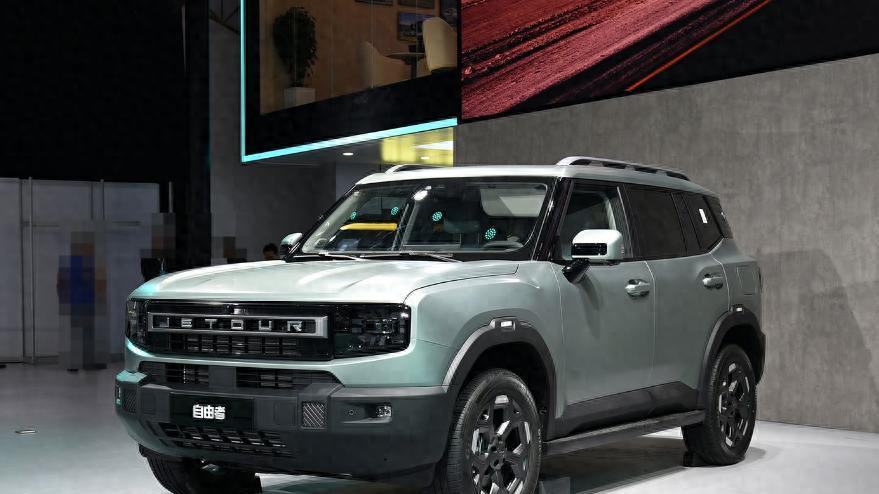 捷途自由者：2.0T+8AT，254马力+四驱，2米大床房，真香