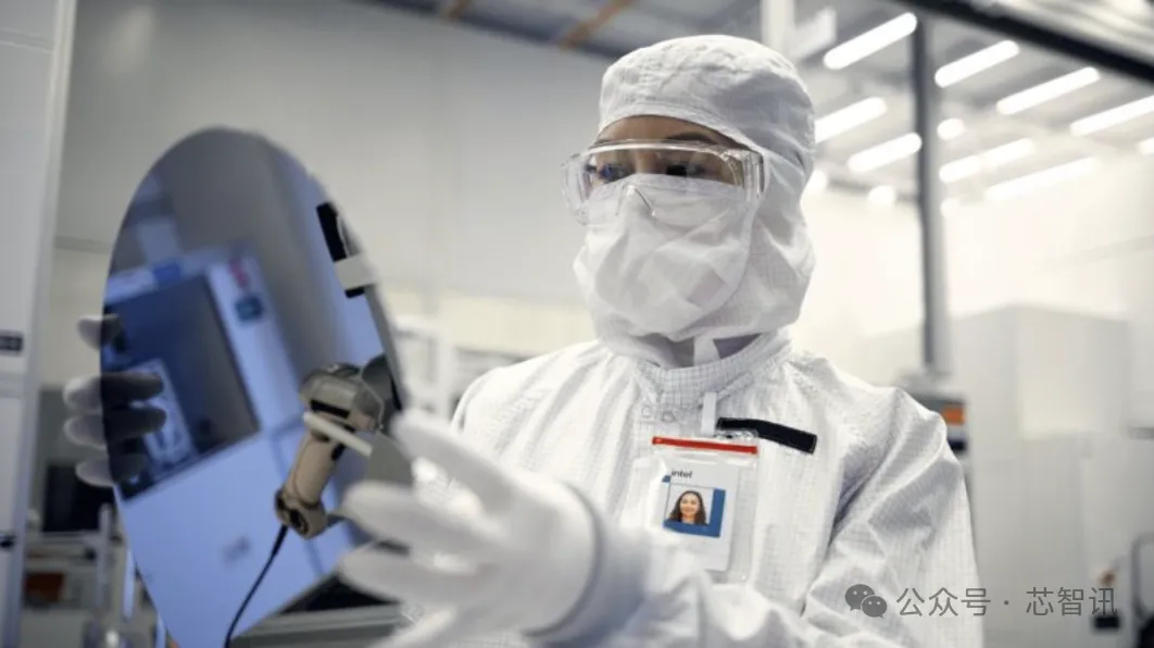 为争夺台积电CoWoS客户，英特尔展示与18A/14A结合的先进封装技术