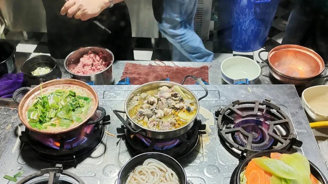 来晋宁“阿黑哥”，吃下“一整个云南”