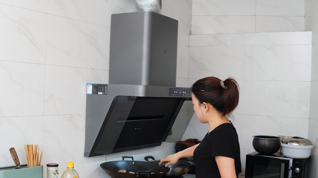 我姐是大美女，油烟请放过她——米家净烟机P1+智能定时灶P1套装