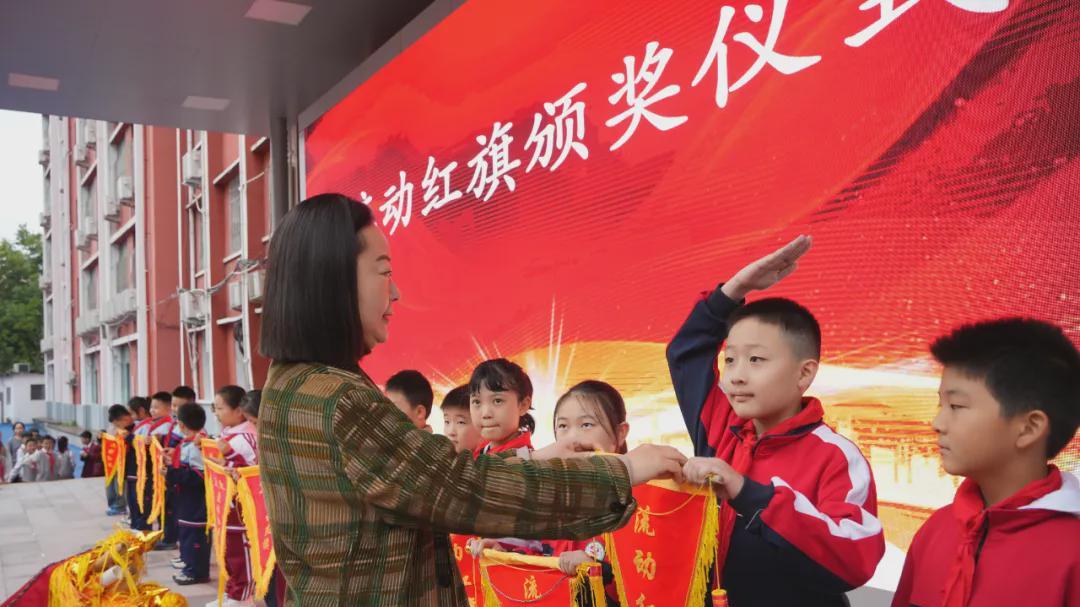 信阳市胜利路学校：喜迎华诞 月满家国