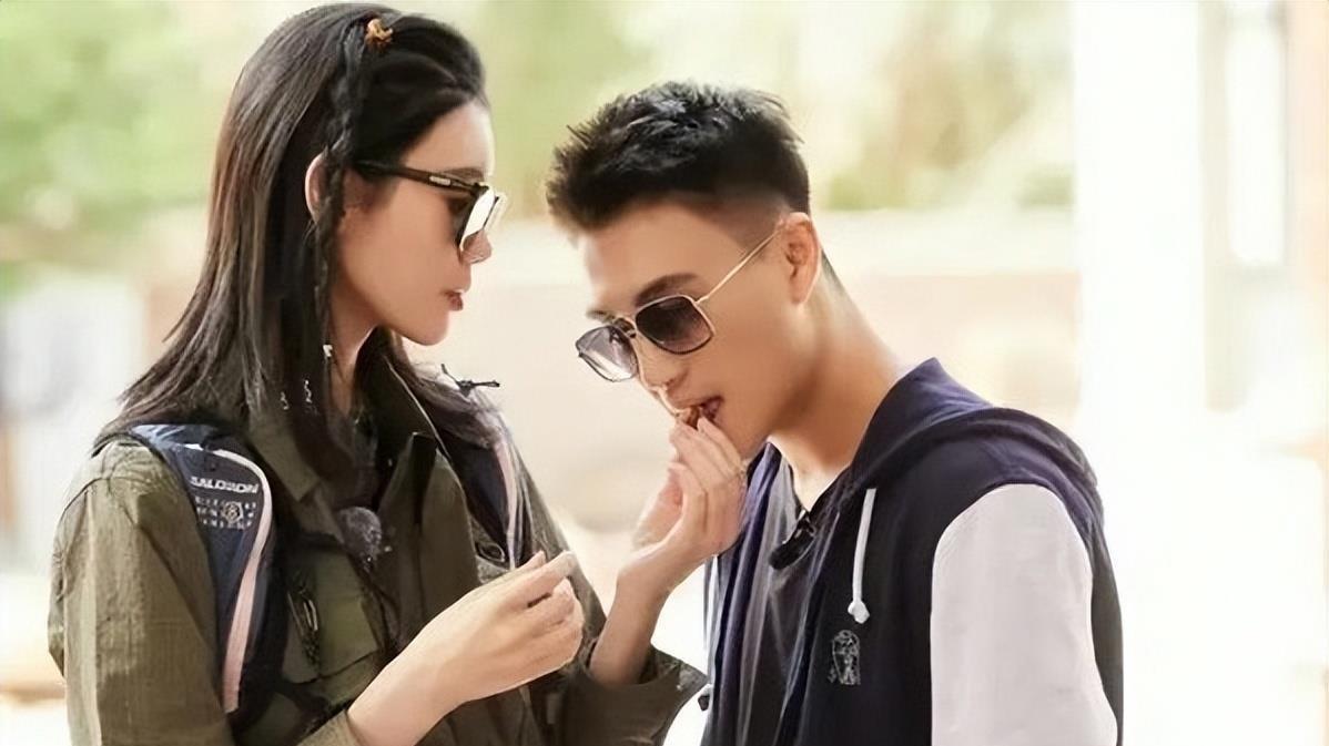 爱，高攀还是门当户对？奚梦瑶与何猷君的婚姻传奇