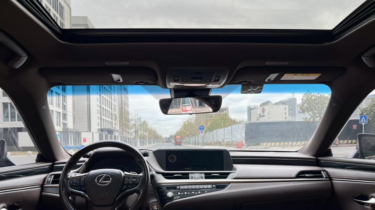 2020款雷克萨斯ES，近乎一手车况，17.8万体验豪华品牌！