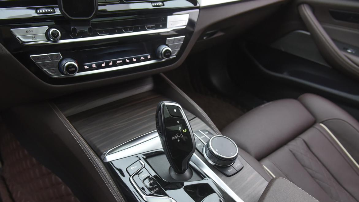 30万出头体验宝马5系，2021款530Li一手车况良好值得入手？