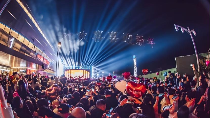 笑死在评论区 | 如何用一句话总结你的2025？