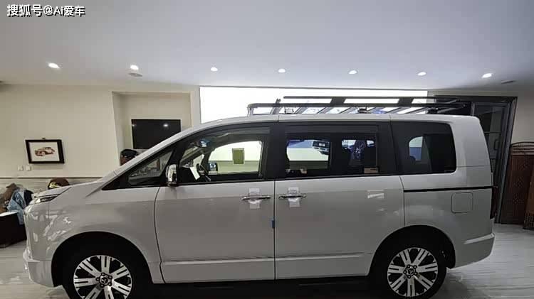 三菱得利卡D: 5平行进口到店，MPV带四驱配柴油机，但42万值吗