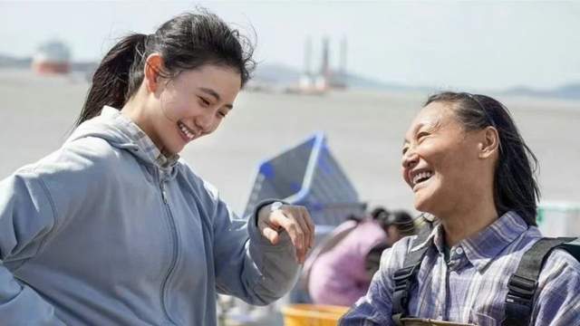 惠英红拍戏受伤脸部缝 89 针，敬业精神震撼众人