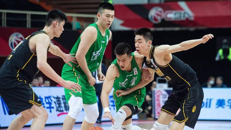 44分惨败后又遭33分溃败！辽宁输广东后再被打击：卫冕冠军未来堪忧