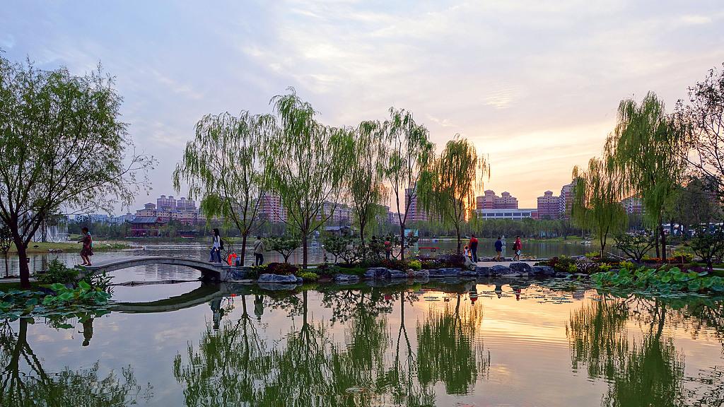 一切痛苦背后，皆为自作多情