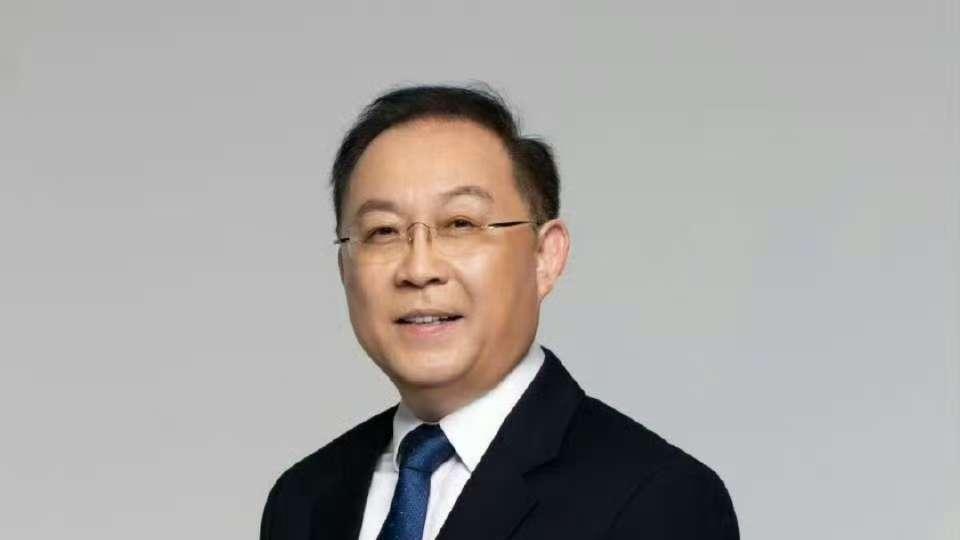 以技立身荣膺院士，比亚迪廉玉波用硬核科研铸就中国智造脊梁