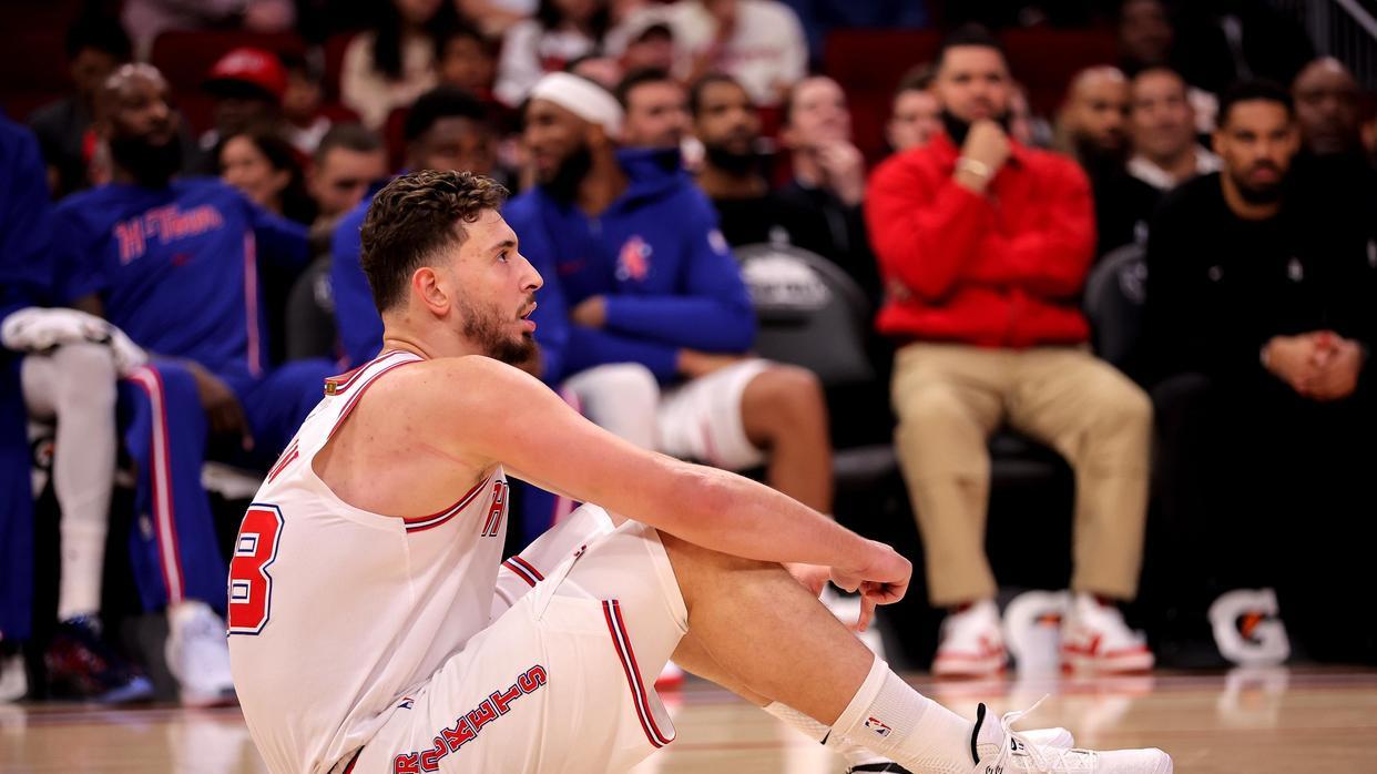 9投仅得8分！申京主动转型？无视数据只为赢球，关键数据全场第1