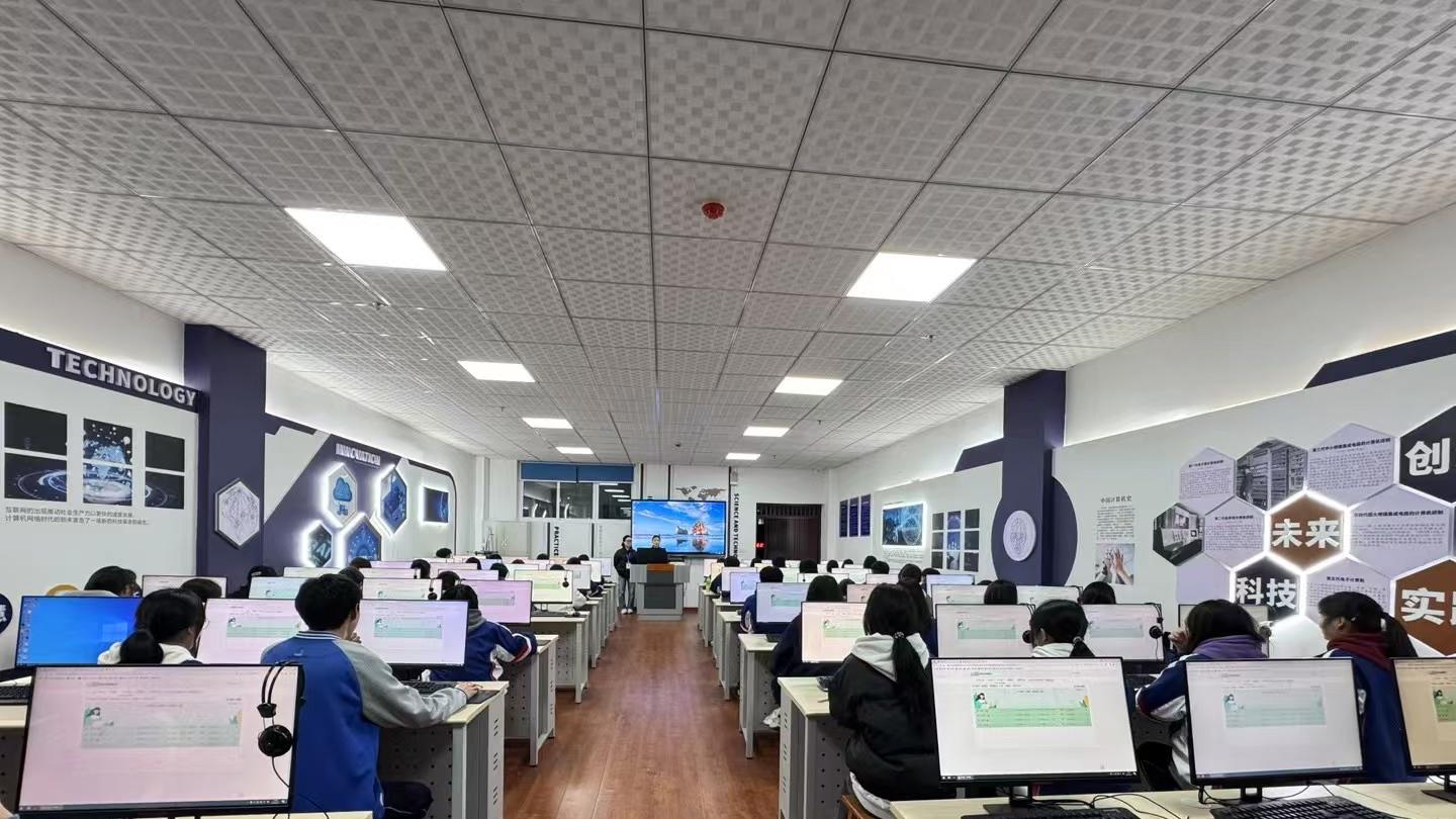 从“落地”到“开花”，AI教育进课堂开启中小学生的未来之窗​