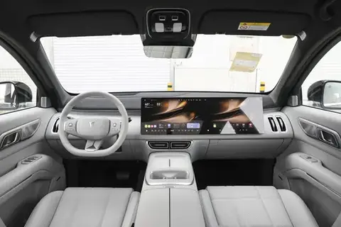 30万级六座SUV，深蓝 S09，华为乾崑+鸿蒙座舱harmony space5，香！