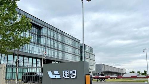 理想汽车真重视销售：生产线员工1.05万人 销售线1.3万人