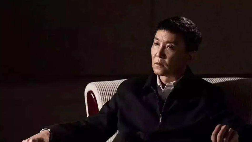 县城里，发现一个奇怪的现象：退休后的科级领导干部大多成了文化人，背后有何隐情？