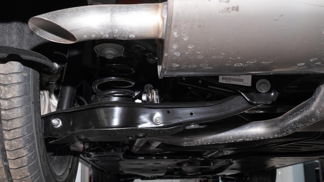 大众新车刚上市就降价7.5万，颜值更帅、空间更大，全系探岳L真香