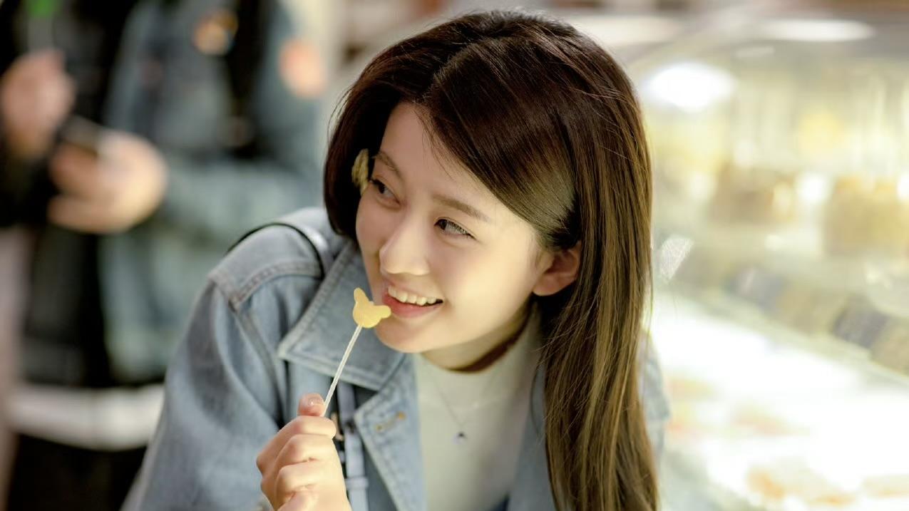 乔欣南法度假：从荧幕乖乖女到豪门阔太的华丽转身