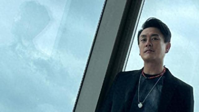 黄宗泽鱼尾纹抢镜，高清镜头暴露岁月痕迹，网友心疼：男神也老了