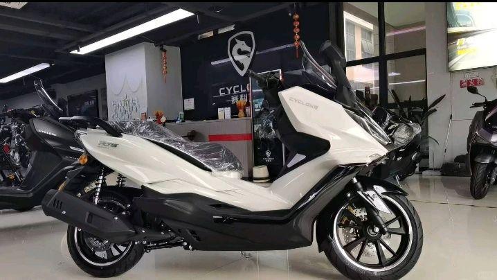 两万出头的踏板能有多卷？赛科龙RT5的配置单让人直呼“哇塞”！