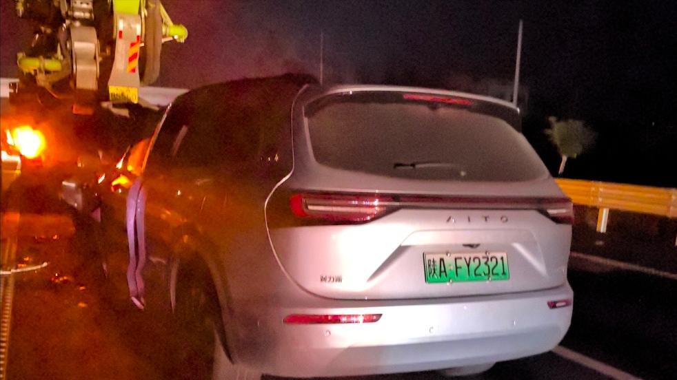 问界M7车主用智驾，以120码速度追尾水泥车，开口要40万和一台M9