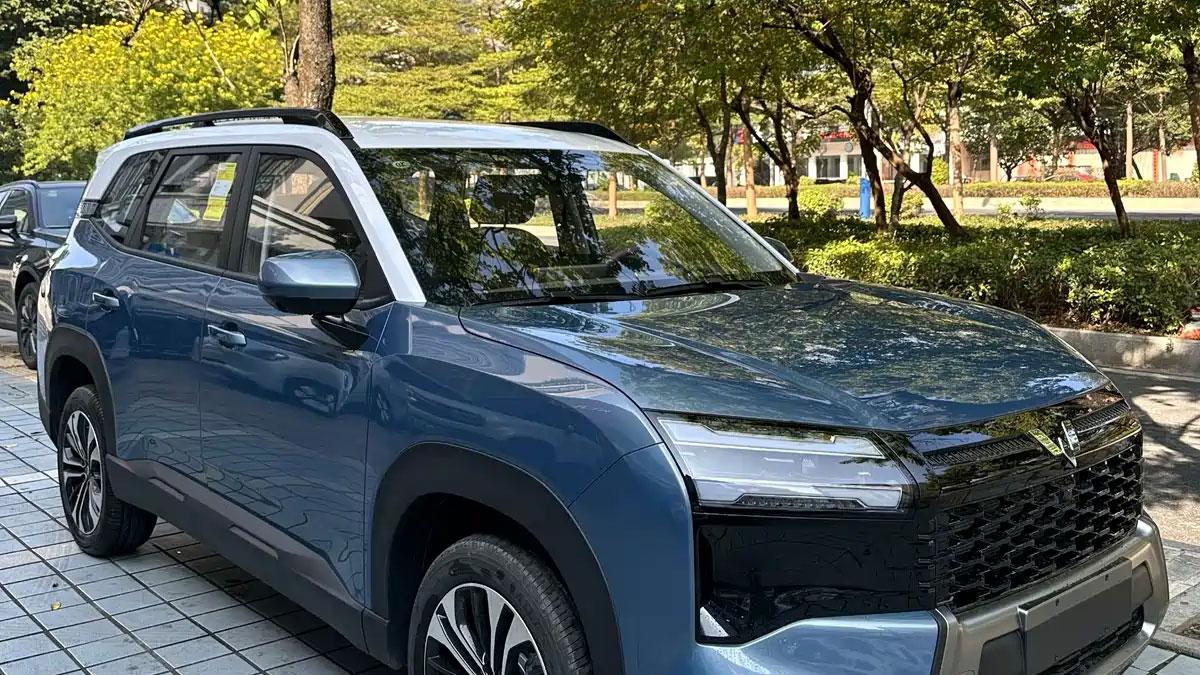 五菱要推新车了，内饰很高级，或有三种动力可选