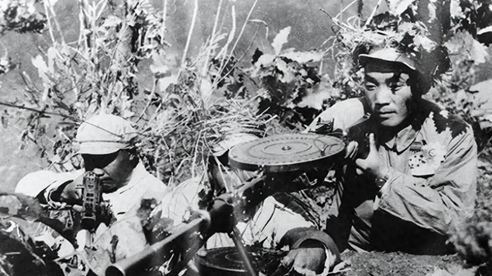 美军对志愿军狙击手有多恐惧？上甘岭战役结束后，遍地是发臭罐头