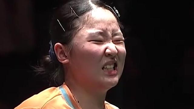 乒乓混团巅峰大战：孙颖莎毫不留情，王曼昱锦上添花，张本兄妹哑火