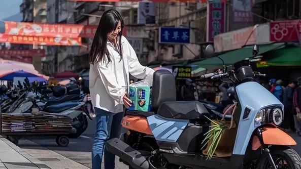 2025款三阳4MICA上市，载物空间升级，满足多样化出行需求