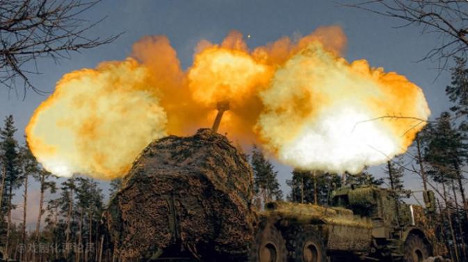 俄乌战场惊现死亡口袋，万人大军陷钢铁合围