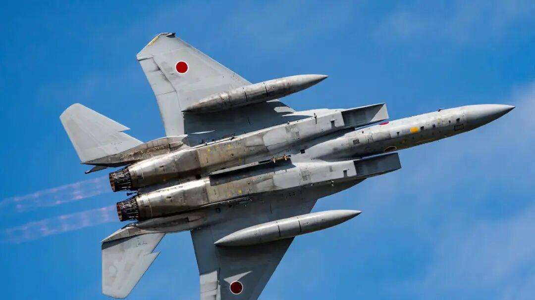 歼15雷达照射日本军机！