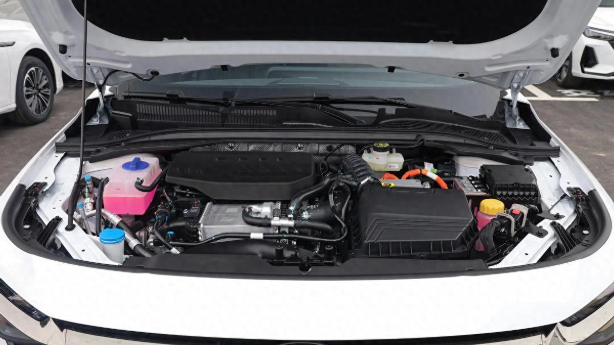 奇瑞风云A8购车手册来了，推荐一步到位14.99万元的驭风版