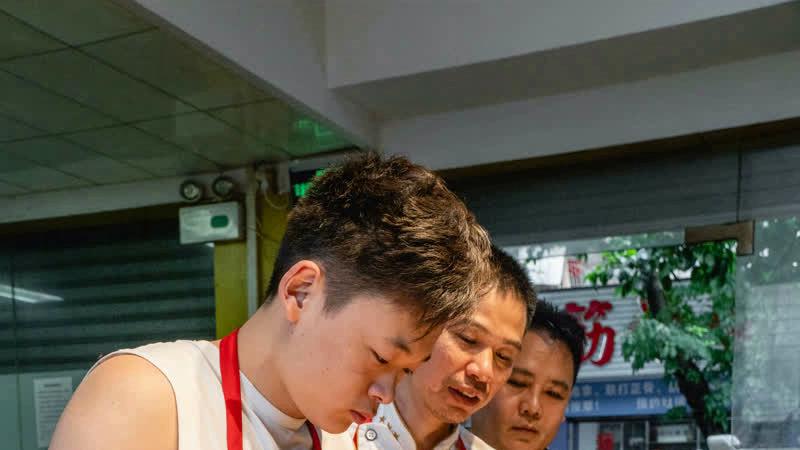 想学正宗猪脚饭？卤水秘诀在此