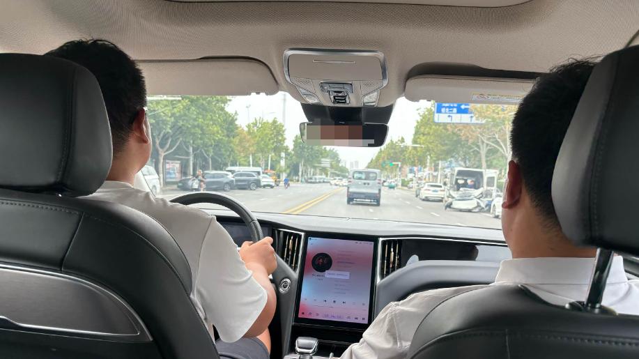 买车后才发现，新手当宝老司机冷笑，这些所谓高科技配置才是“智商税”