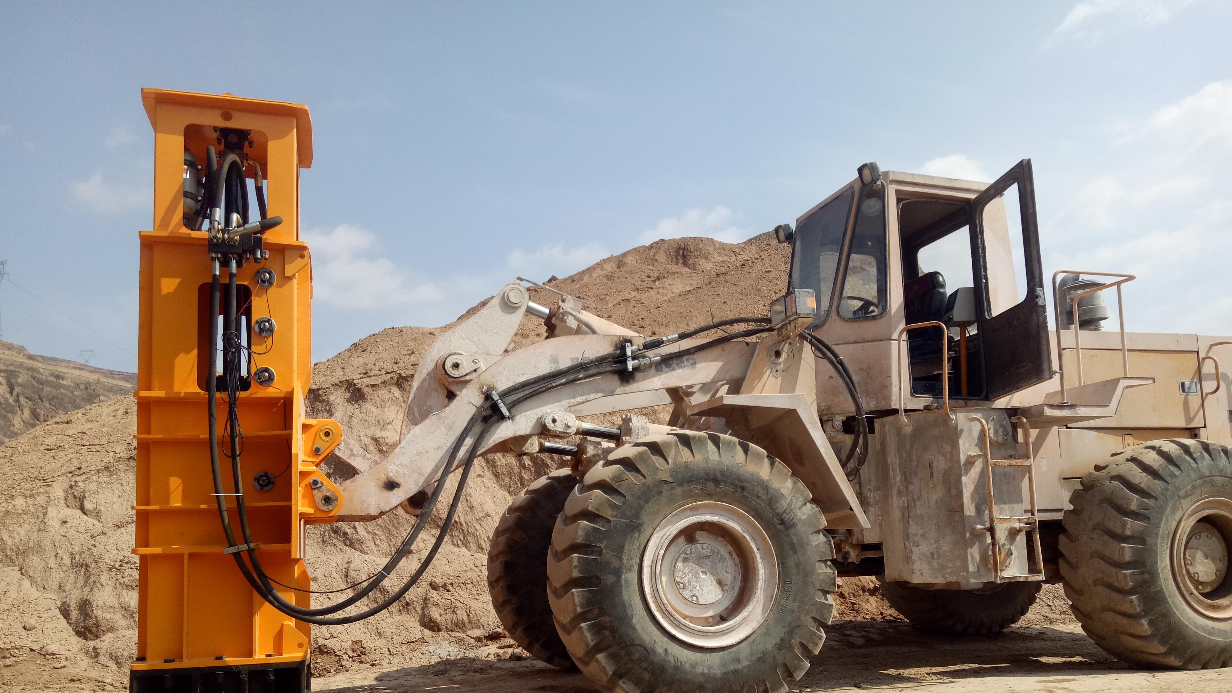 旧的液压夯实机：现代基建精准压实的中坚力量