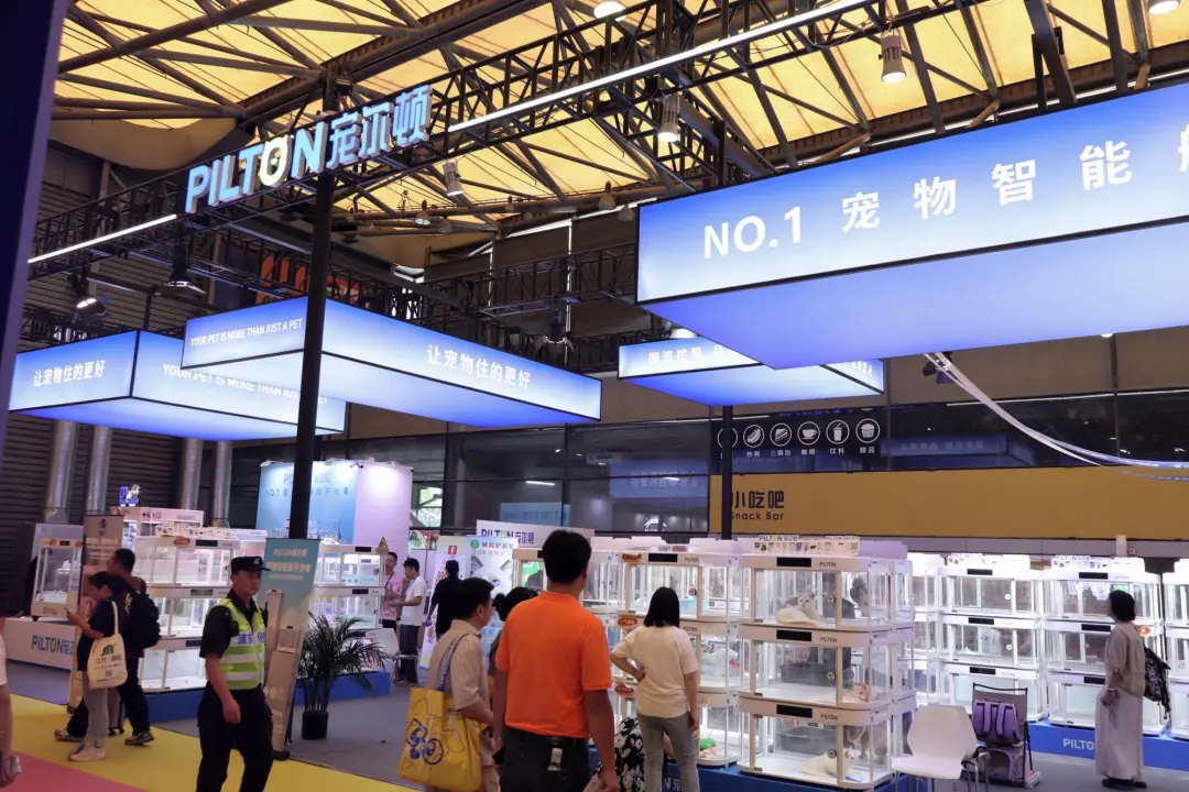 智能宠物舱霸屏活体区，看看亚宠展哪些品牌异军突起