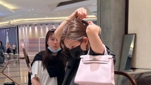 配货版“水晶头”卖出1.3万天价，网友：我理发才花6块8