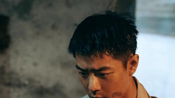 别吹超级英雄了，一个钳工用菜刀劈鬼子，才是真·顶流！