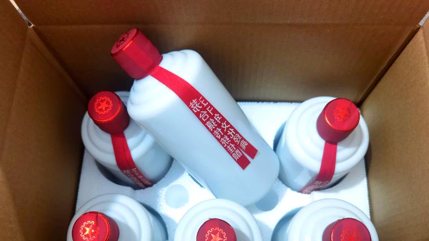 曾看不上的光瓶酒赛道被挤爆：名酒厮杀、区域突围，谁能笑到最后？