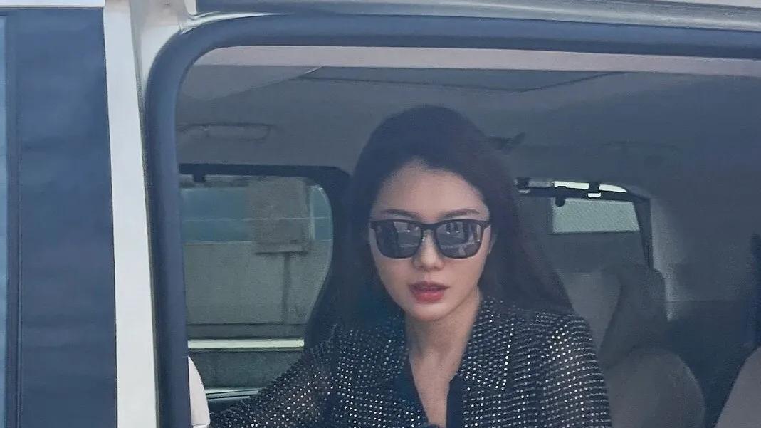 这车门槛是给柯基设计的吧？