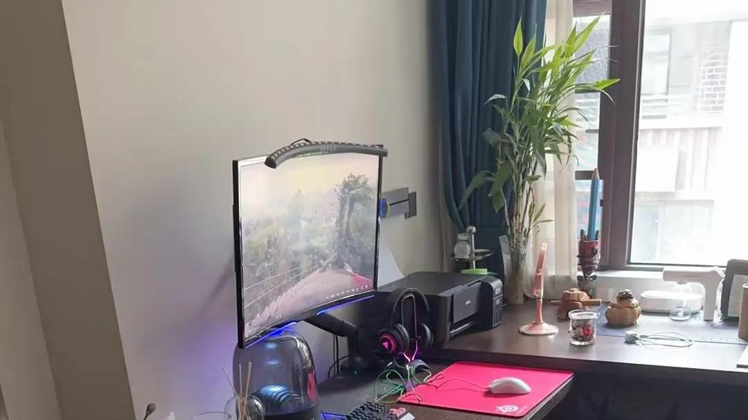 288元捡漏32寸曲屏显示器，还是2K+240Hz超高刷，太值了！