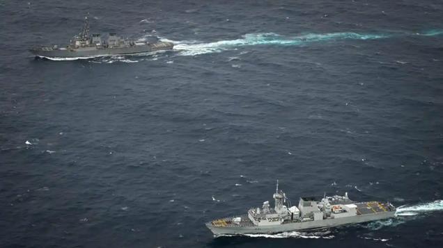 不带怕的！054A孤身犯险，055舰深入西太，加舰长南海认怂被革职