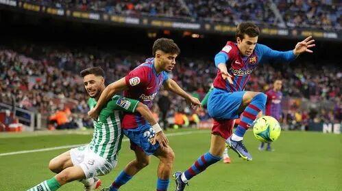 10.18 加泰德比残阵对决，巴萨主场誓取三分止颓势！