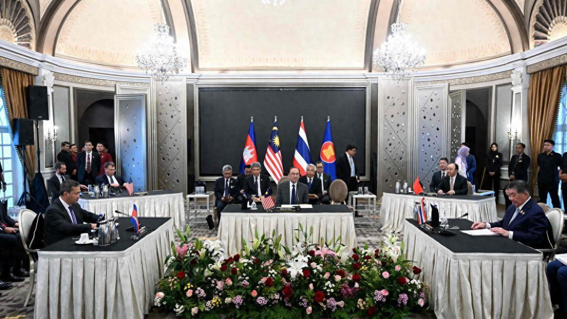 泰柬双方签署停火协议后，短期内没有冲突，想要长期和平变数较大