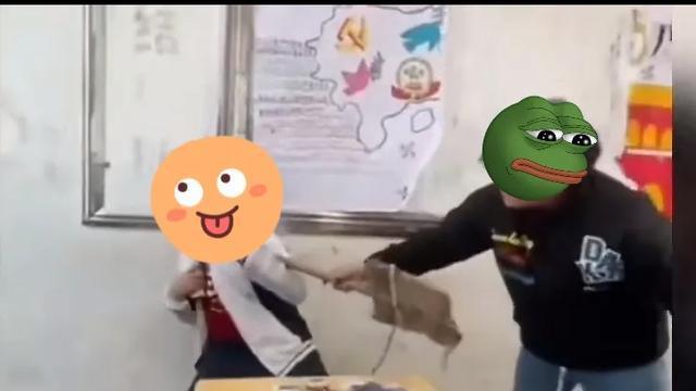 吴川三中霸凌事件视频曝光！施暴者丧心病狂，全班学生都是帮凶。