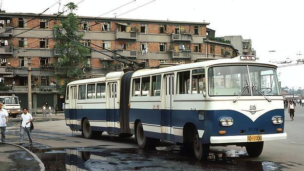 三婶被诊断癌症晚期卖房子治病，查出误诊时全家人跪了下来！