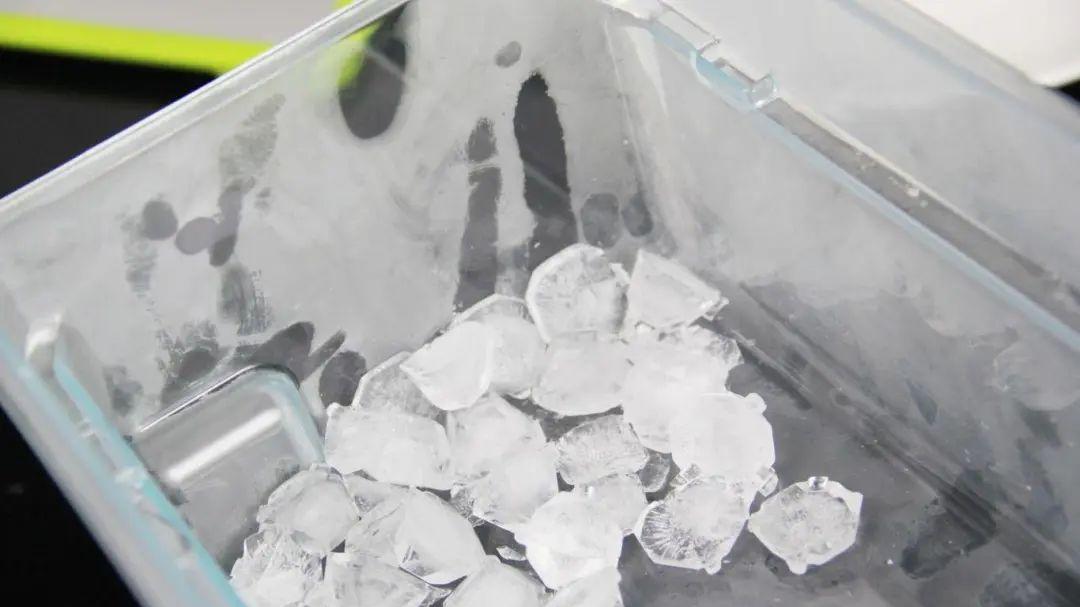 奶茶里的冰块可能比马桶水还脏？网红博主公布测评结果