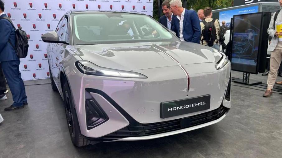 红旗换标，“国车”谋变