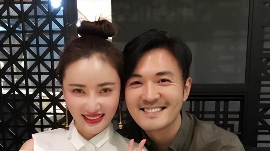 于小伟与高圆圆分手12年零绯闻，47岁娶素人妻后成为叔圈顶流